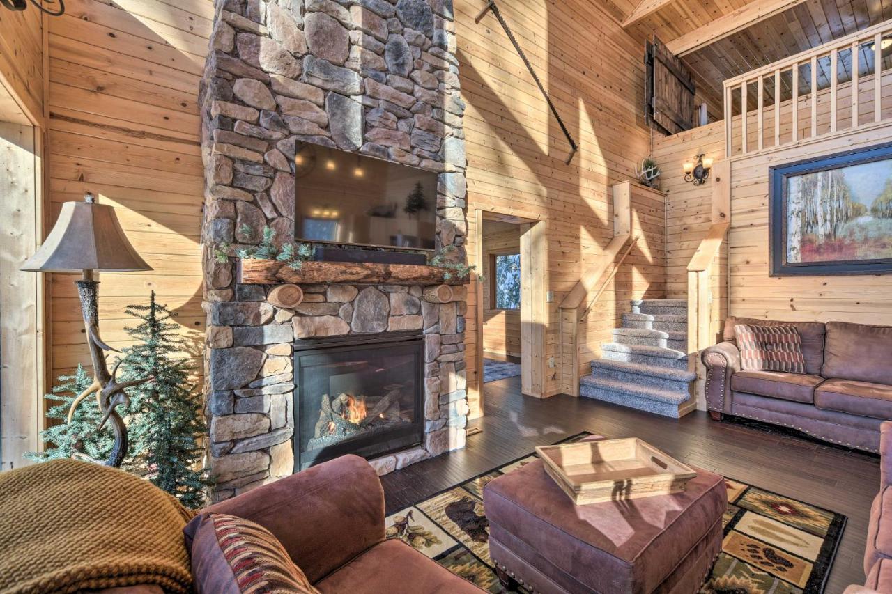 Scenic Hayward Lake View Retreat With Fire Pit ภายนอก รูปภาพ