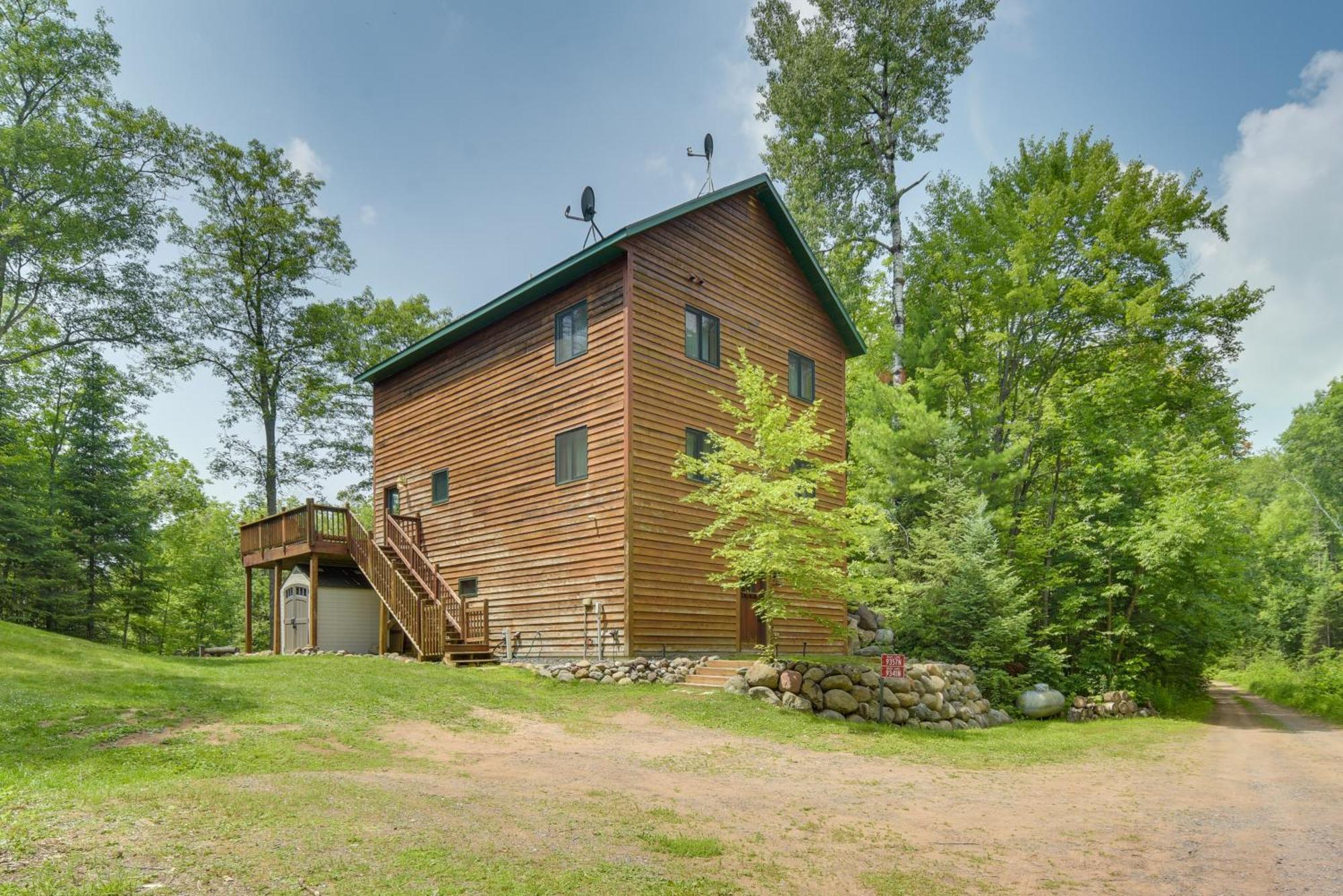 Scenic Hayward Lake View Retreat With Fire Pit ภายนอก รูปภาพ