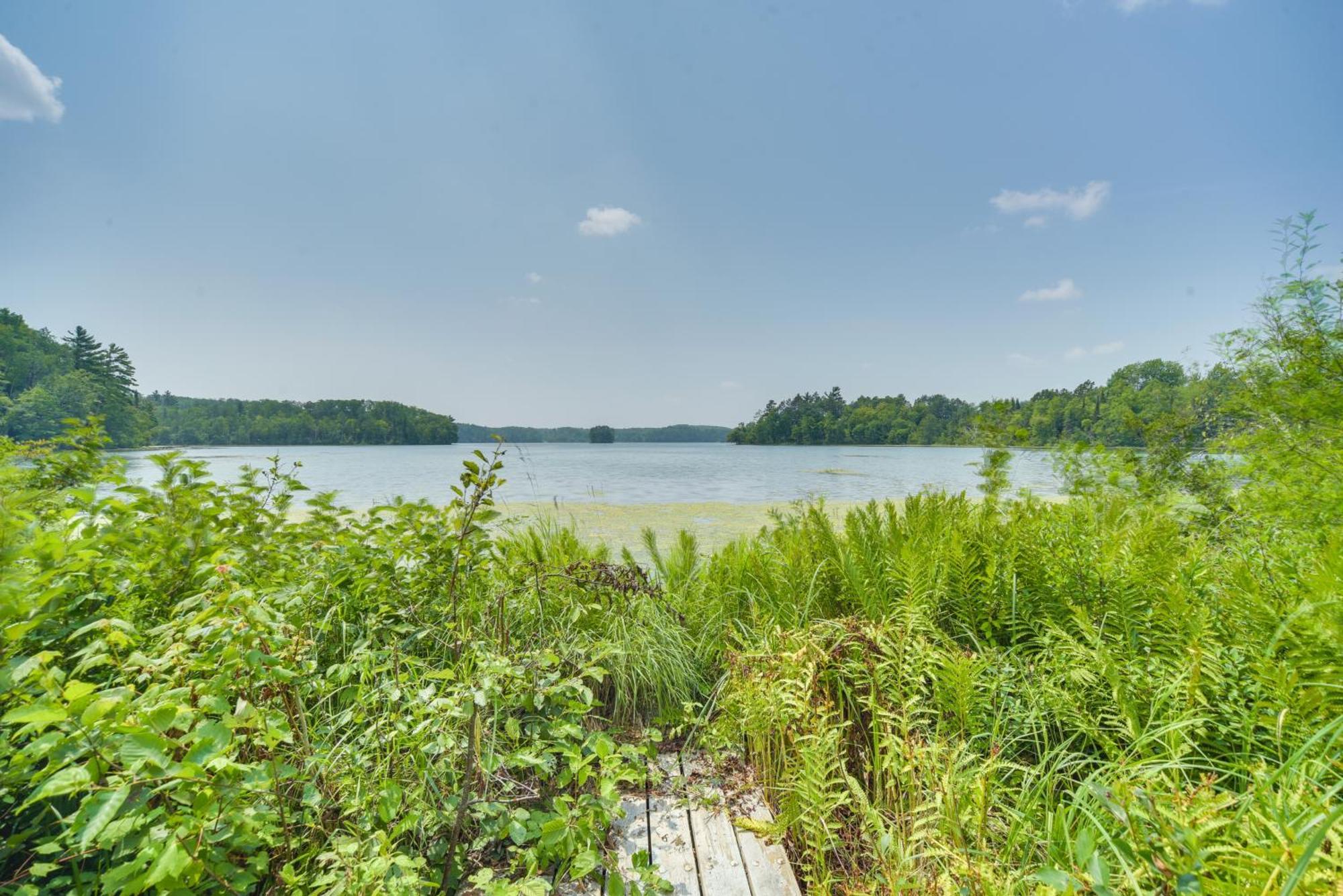 Scenic Hayward Lake View Retreat With Fire Pit ภายนอก รูปภาพ